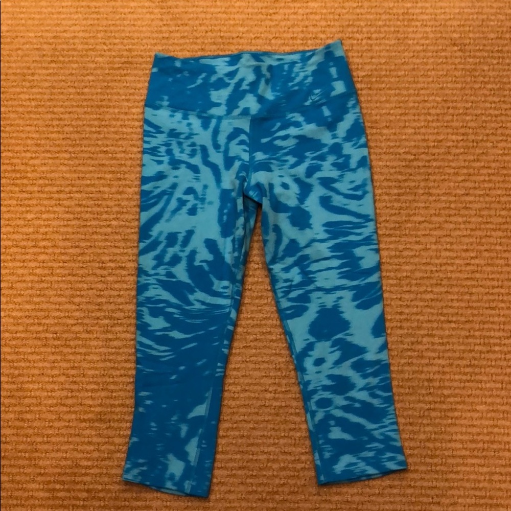 Nike Dri-Fit crop leggings Size S NWOT